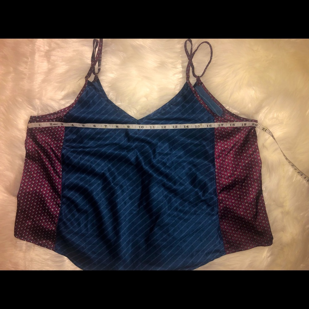 👇🏻$ Markdown to final price.Sam Edelman tank blouse in a navy/burgundy pattern - Picture 9 of 9